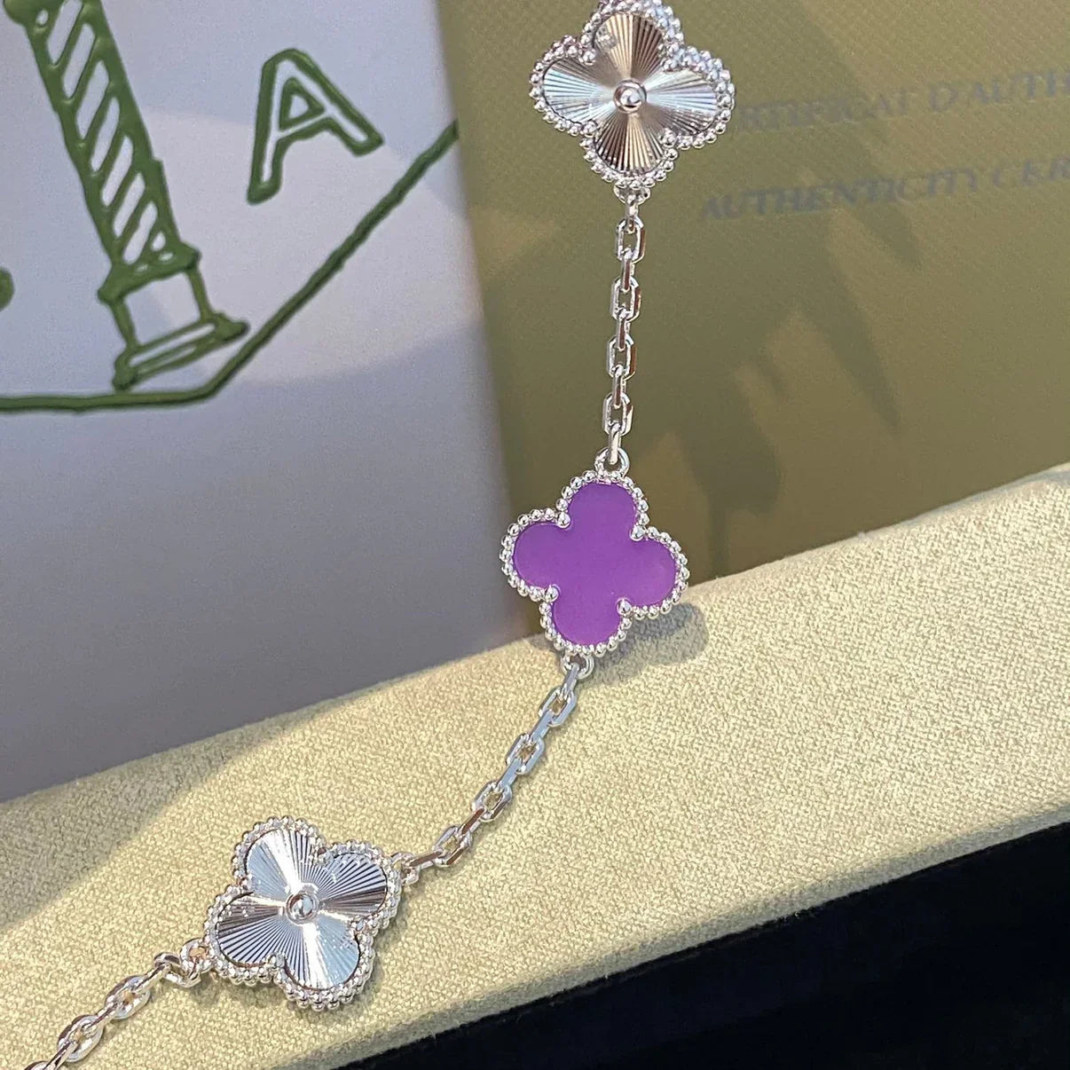 [AURORA] CLOVER 5 MOTIF VIOLET BRACELET COLLECTION