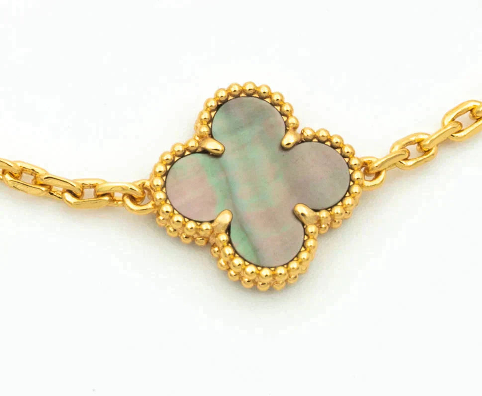 [AURORA]CLOVER 5 MOTIF GRAY MOP BRACELET COLLECTION