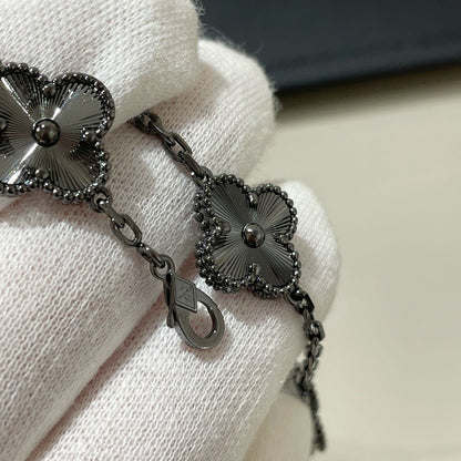 [Baslove]CLOVER 5 MOTIF BLACK BRACELET