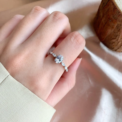[AURORA]0.75 Carat Luxurious Vibrant Elongated Cushion Cut Daily Ring