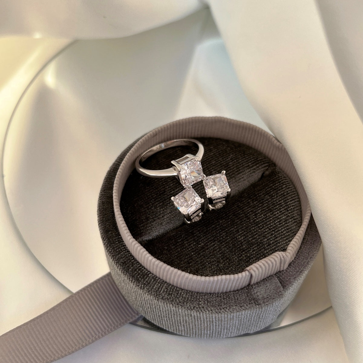[AURORA] 1,0 Karat strahlende Prinzess-Schliff-Hochzeitsohrringe