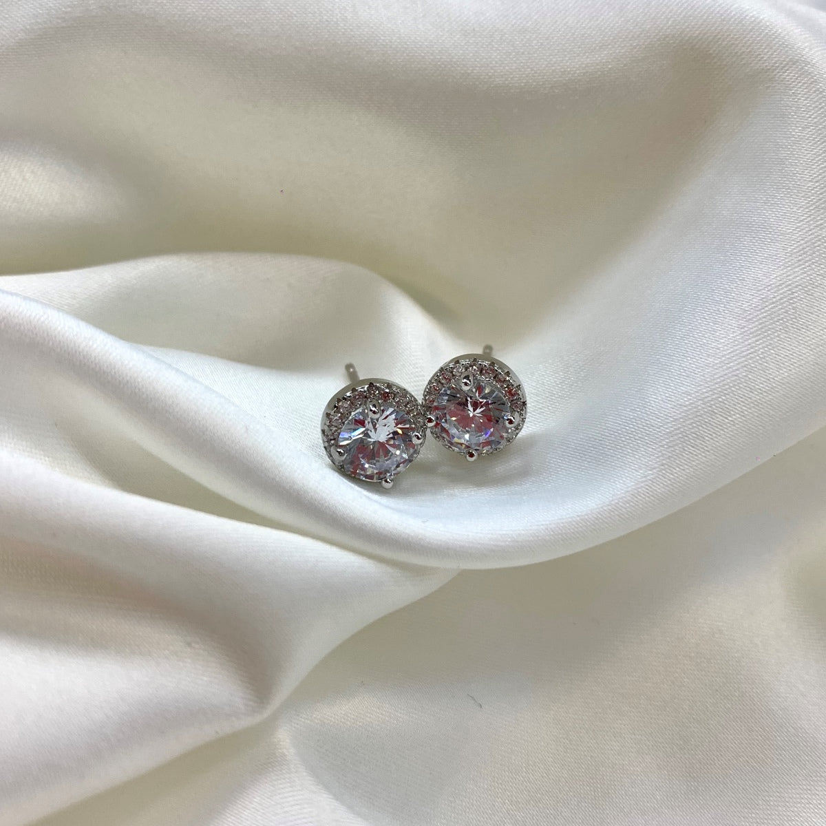 [Baslove]Classic Princess Round Shape Earrings