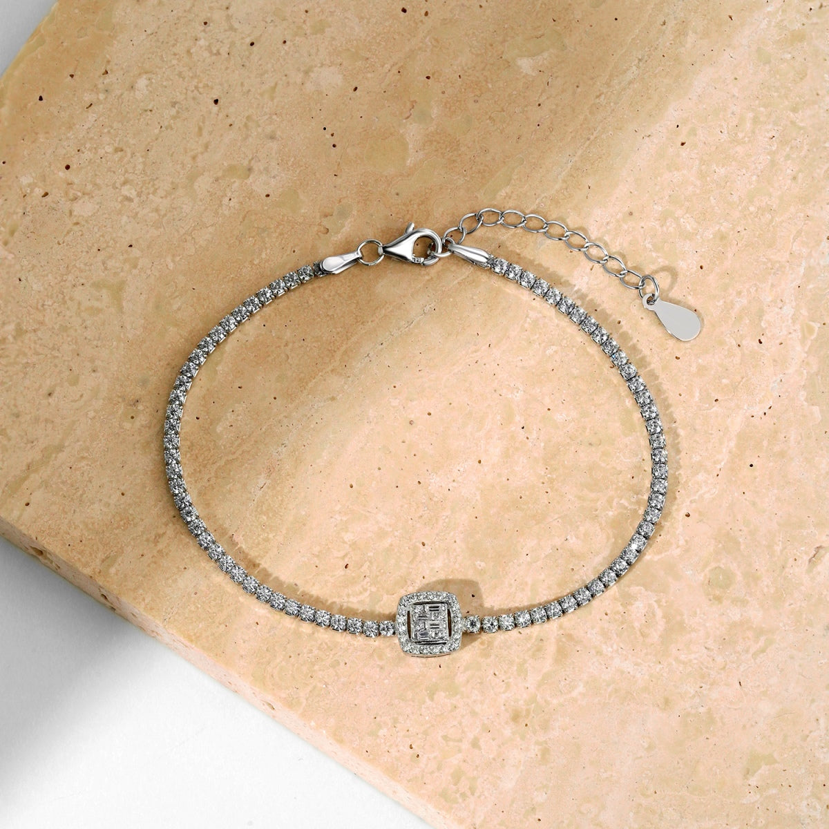 [Baslove]Luxurious Dazzling Square Shape Banquet Bracelet