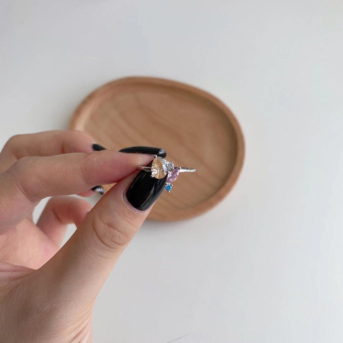 [AURORA] Strahlender bunter Multi-Cut-Tagesring