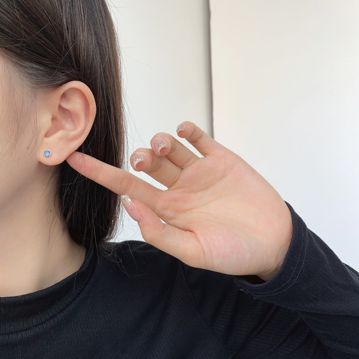 [Baslove]Sparkling Colorful Round Shape Earrings