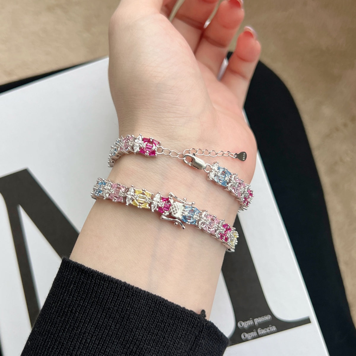 [Baslove]Delicate Colorful Multi Cut Party Bracelet