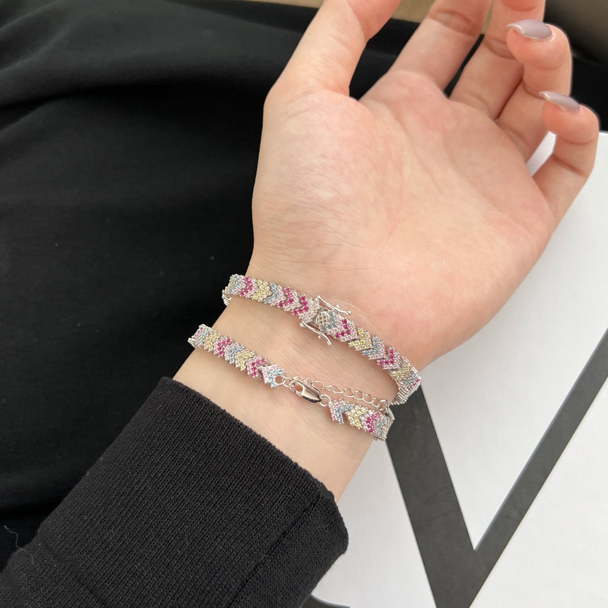 [AURORA]華やかな輝きのラウンドカットパーティーブレスレット