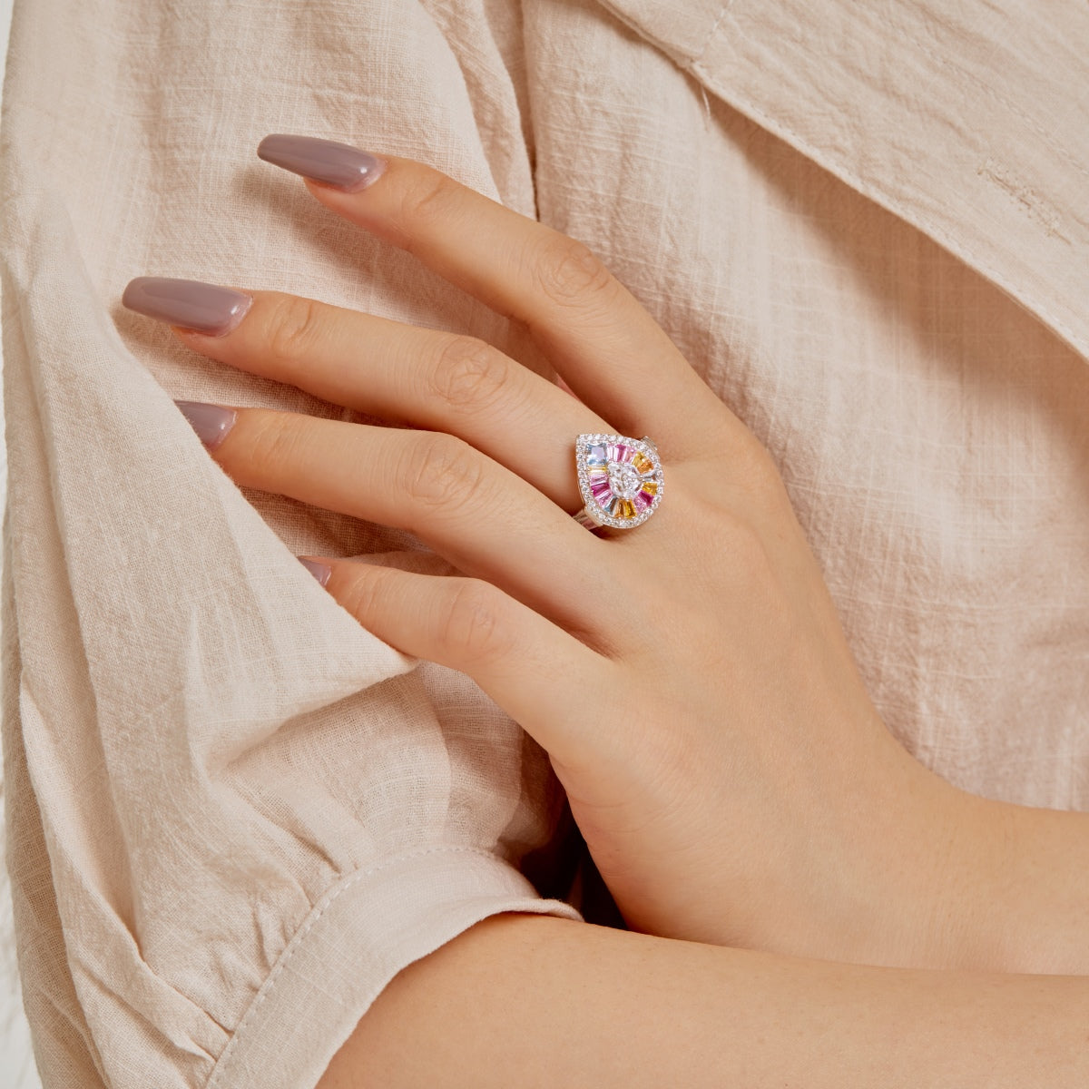 [AURORA]Elegant Colorful Water Drop Shape Banquet Ring