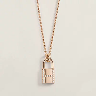 [Baslove]HM ADVANCED NICHE LOCK HEAD NECKLACE DIAMONDS