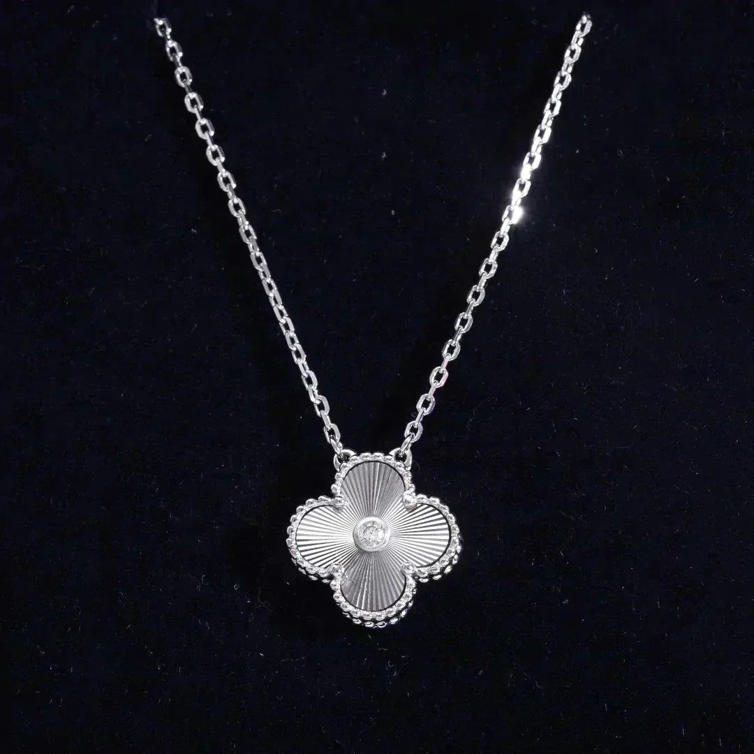 [Baslove]CLOVER  15MM DIAMOND LASER NECKLACE SILVER