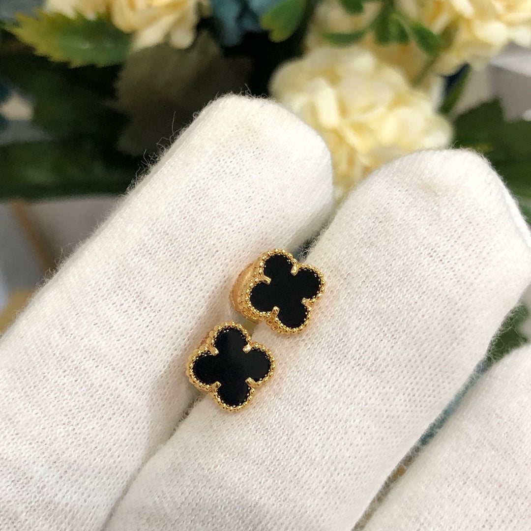 [Baslove]CLOVER MINI GOLD EARRINGS