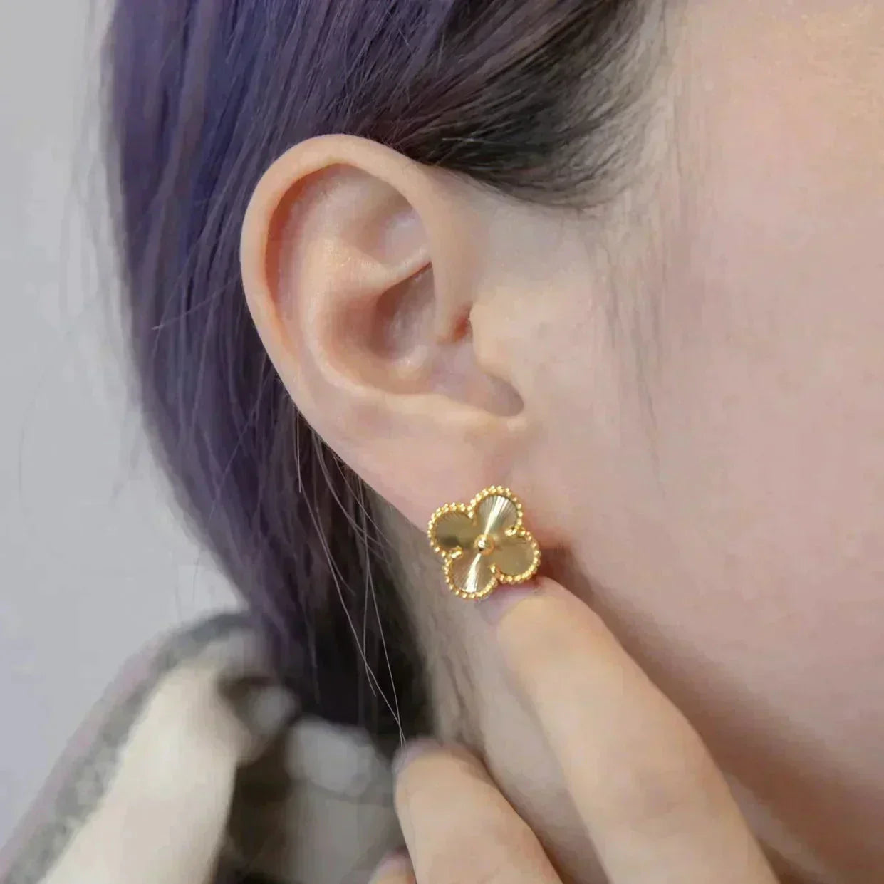 [Baslove]CLOVER MEDIUM 1 MOTIFS LASER EARRINGS