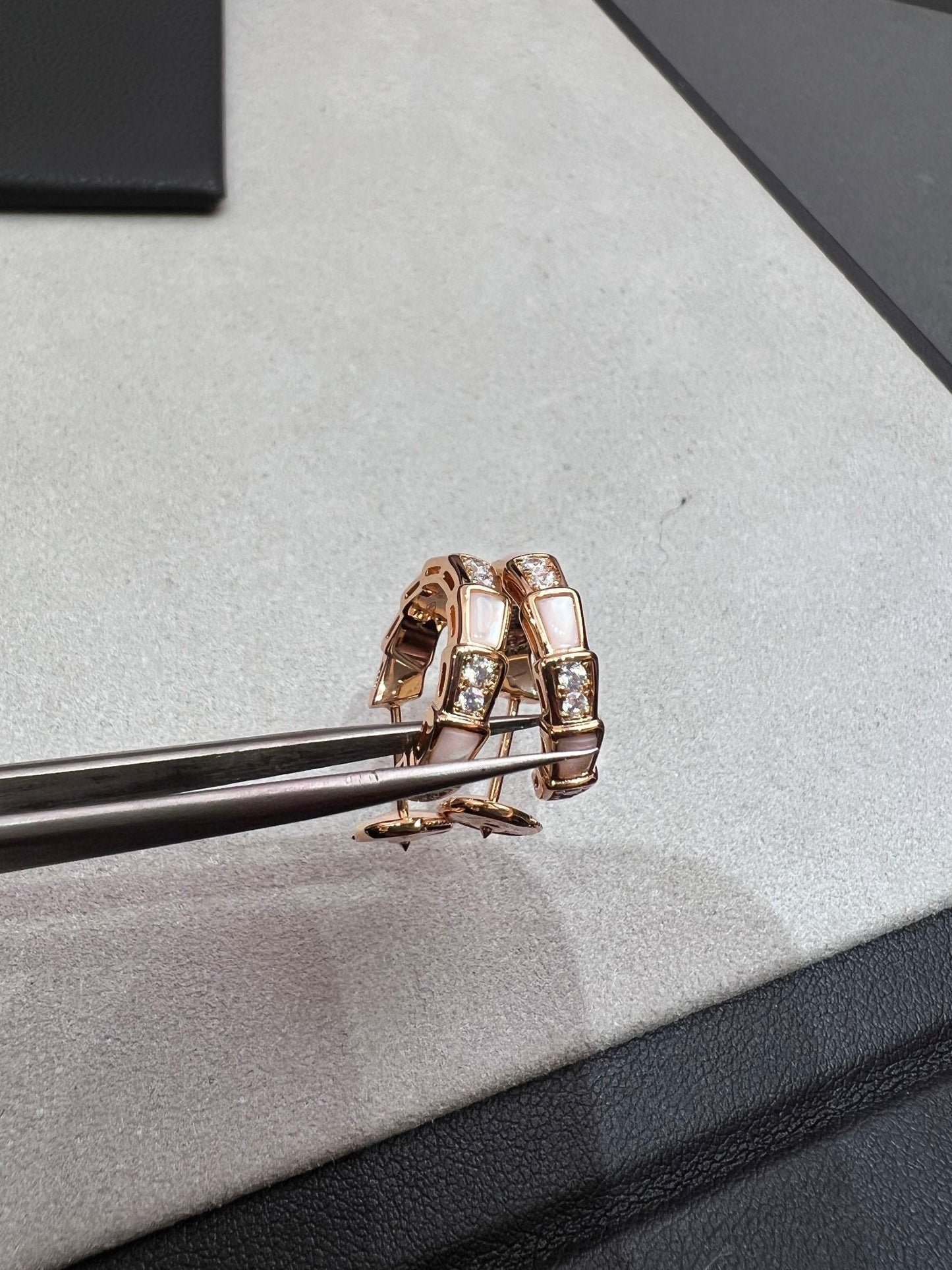 [Baslove]SERPENTI MOP PINK GOLD EARRINGS