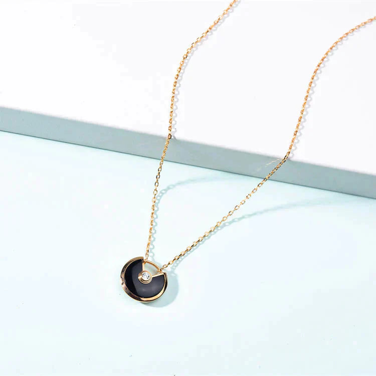 [Baslove]AMULETTE GOLD CARNELIAN ONYX NECKLACE