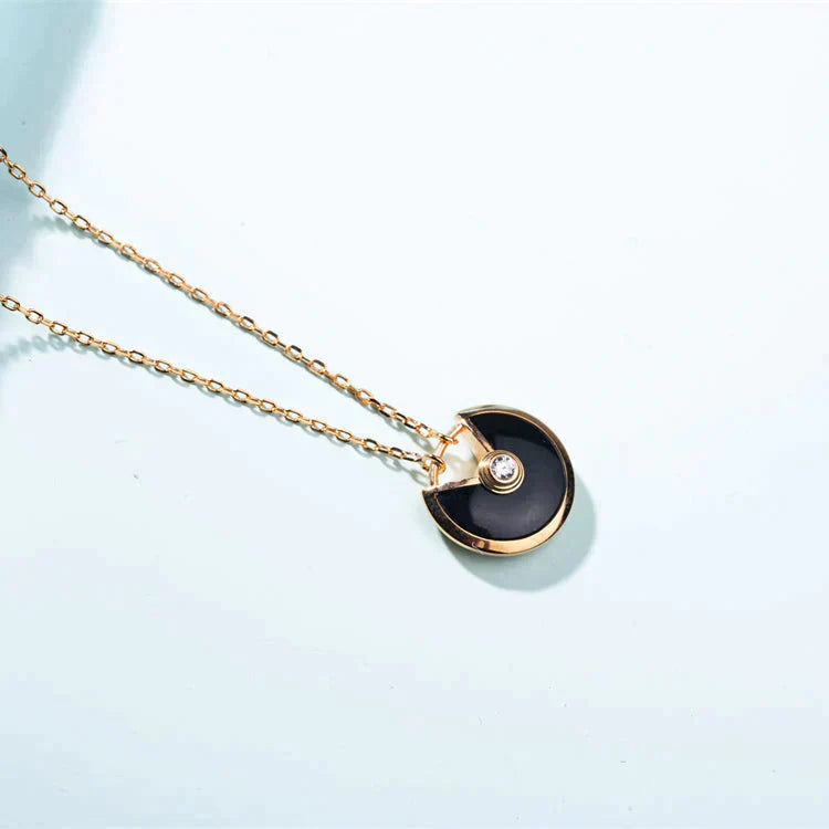 [Baslove]AMULETTE GOLD CARNELIAN ONYX NECKLACE