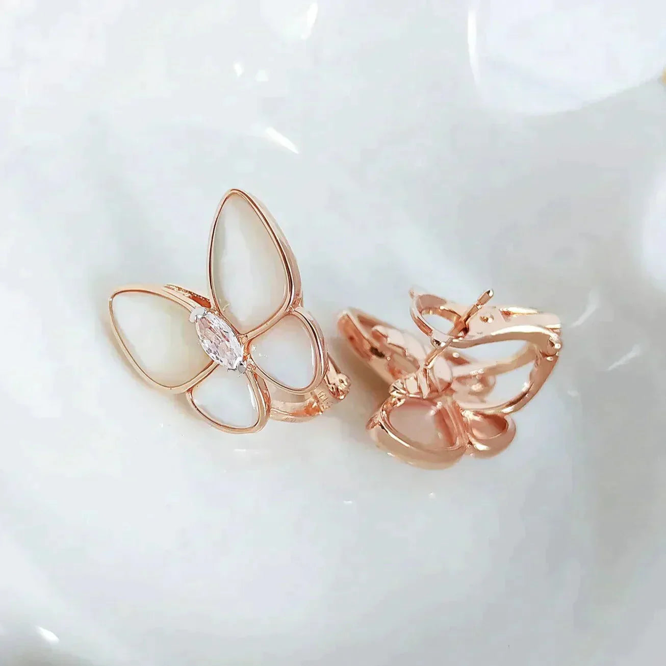 [Baslove]BUTTERFLY MOP DIAMOND EARRINGS