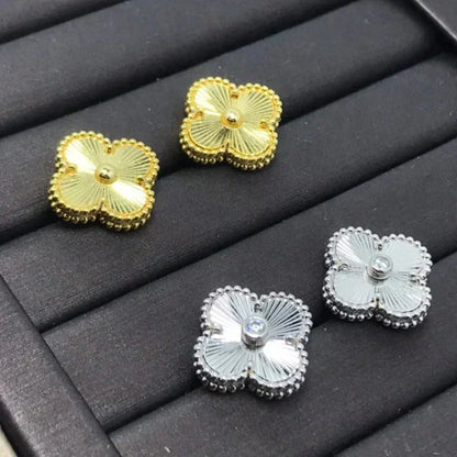 [Baslove]CLOVER MINI 9.5MM LASER EARRINGS