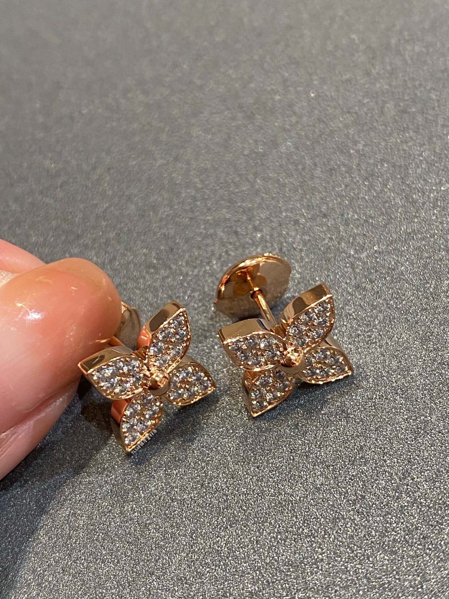 [Baslove]STAR DIAMOND EARRINGS