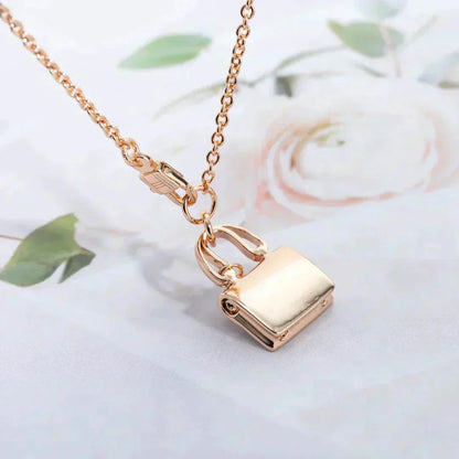 [Baslove]AMULETTE PEDANT ROSE GOLD NECKLACE