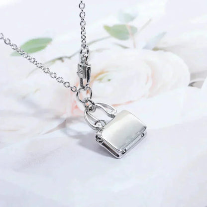 [Baslove]AMULETTE PEDANT SILVER NECKLACE