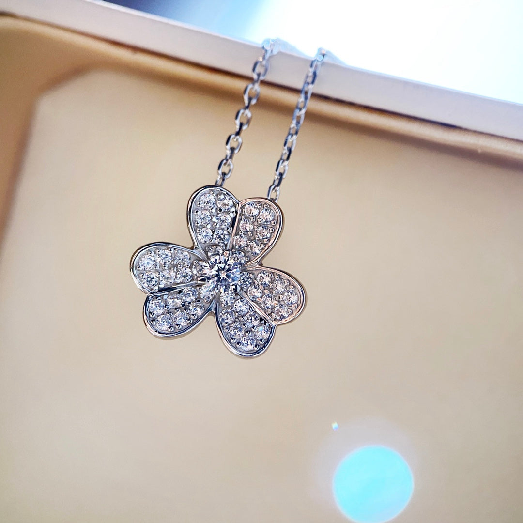 [Baslove]CLOVER DIAMOND NECKLACE SILVER