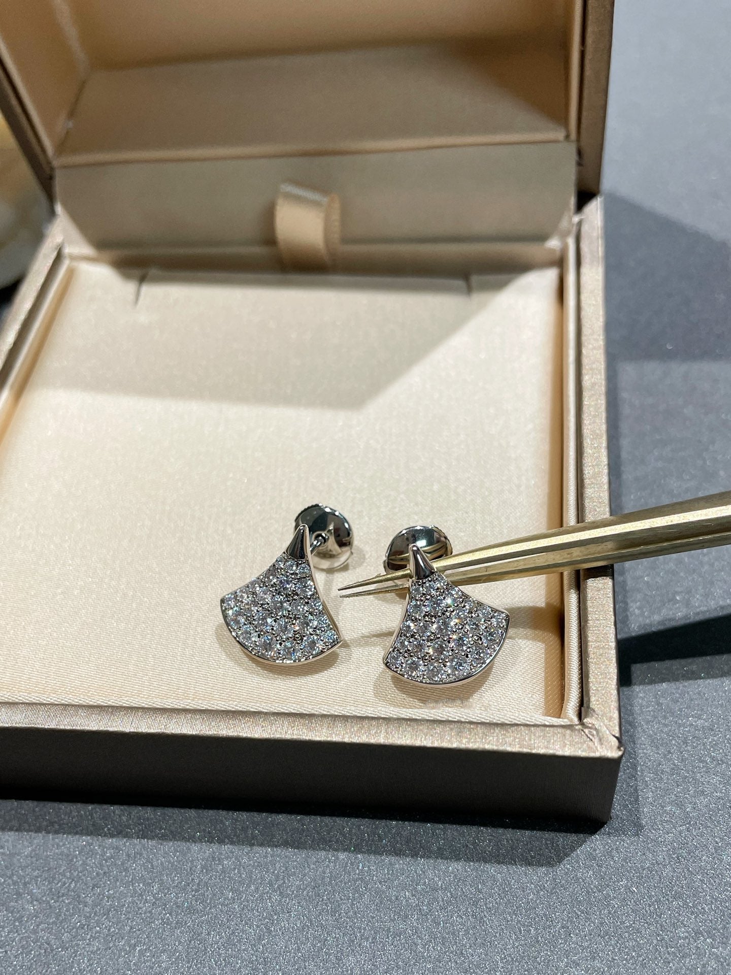 [Baslove]DREAM STUD EARRINGS DIAMOND