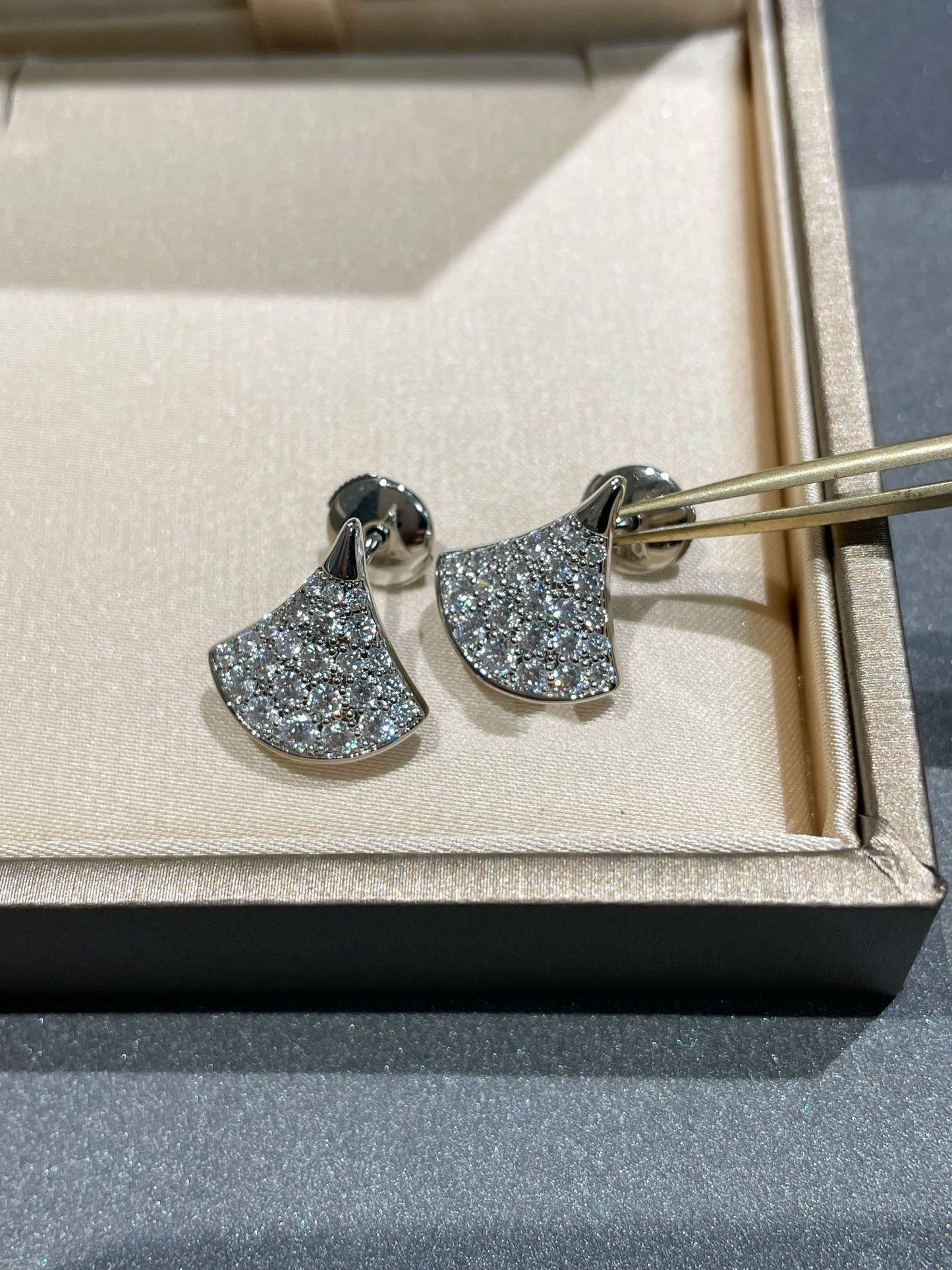 [Baslove]DREAM STUD EARRINGS DIAMOND