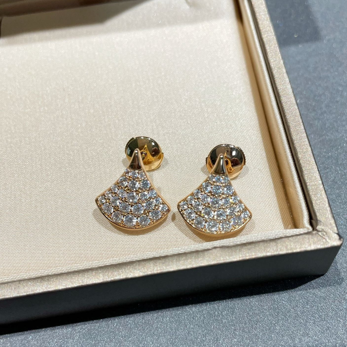 [Baslove]DREAM STUD EARRINGS DIAMOND