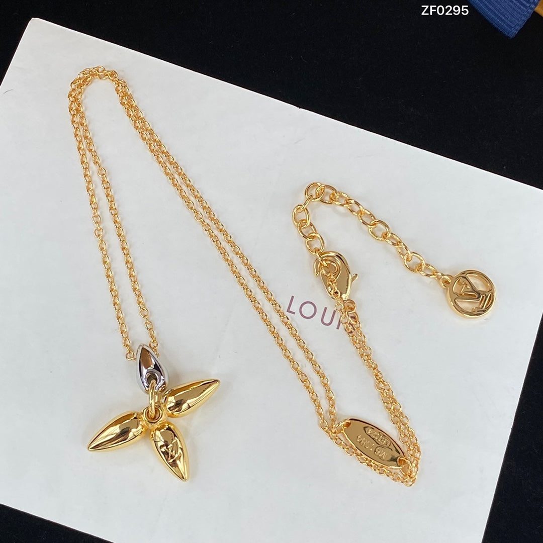 [Baslove]LOUISETTE PEDANT GOLD NECKLACE