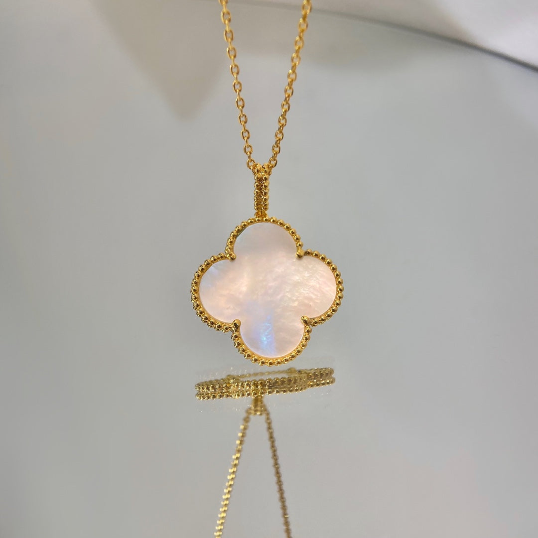 [Baslove]CLOVER 25MM MOP LARGE PENDANT NECKLACE