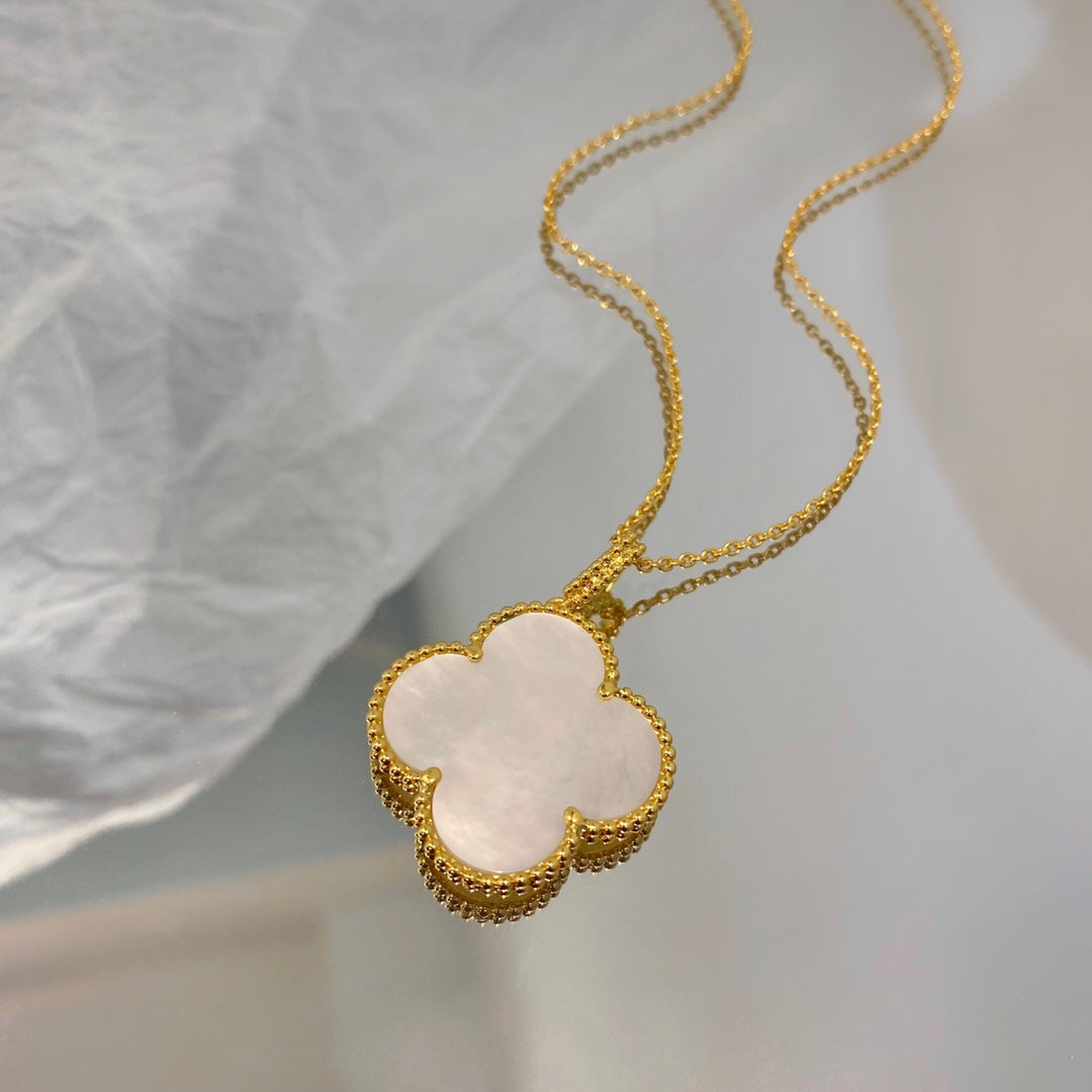 [Baslove]CLOVER 25MM MOP LARGE PENDANT NECKLACE