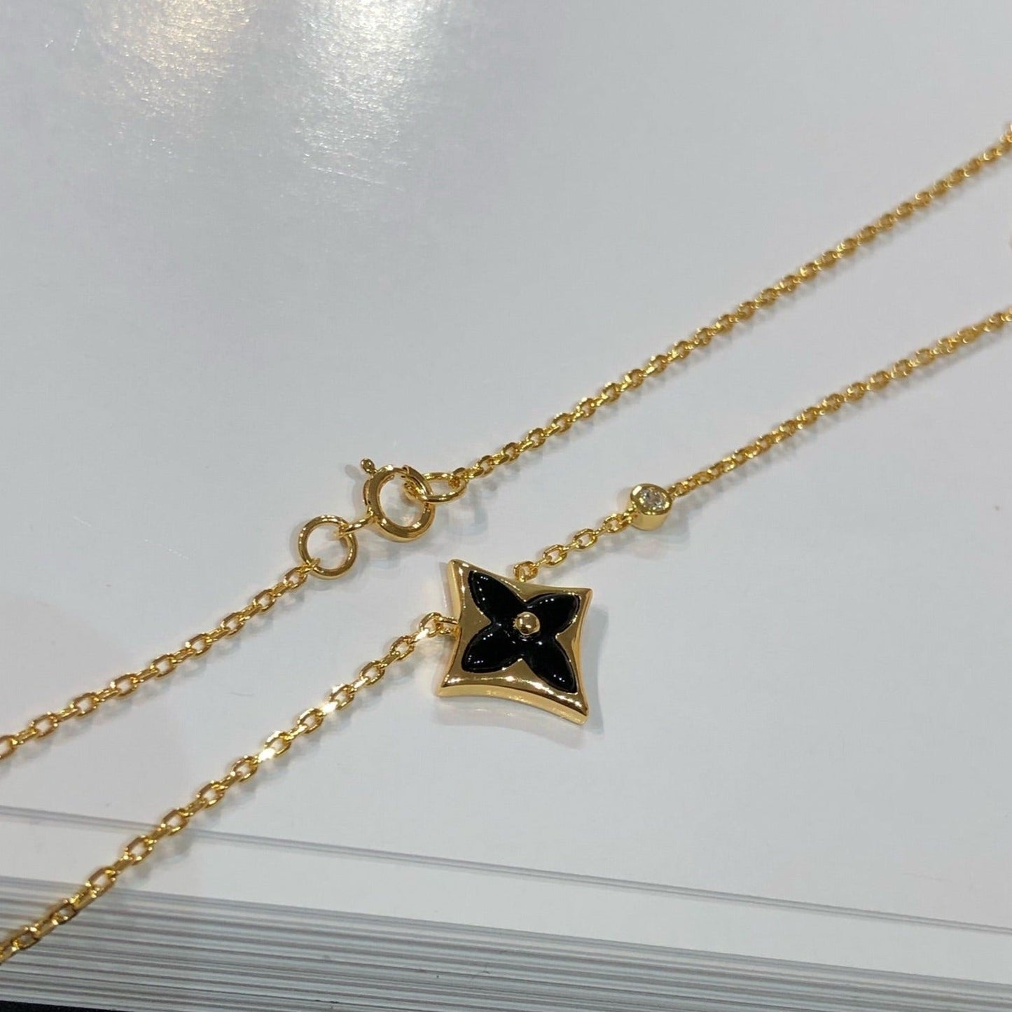 [Baslove]STAR BLACK MOP NECKLACE