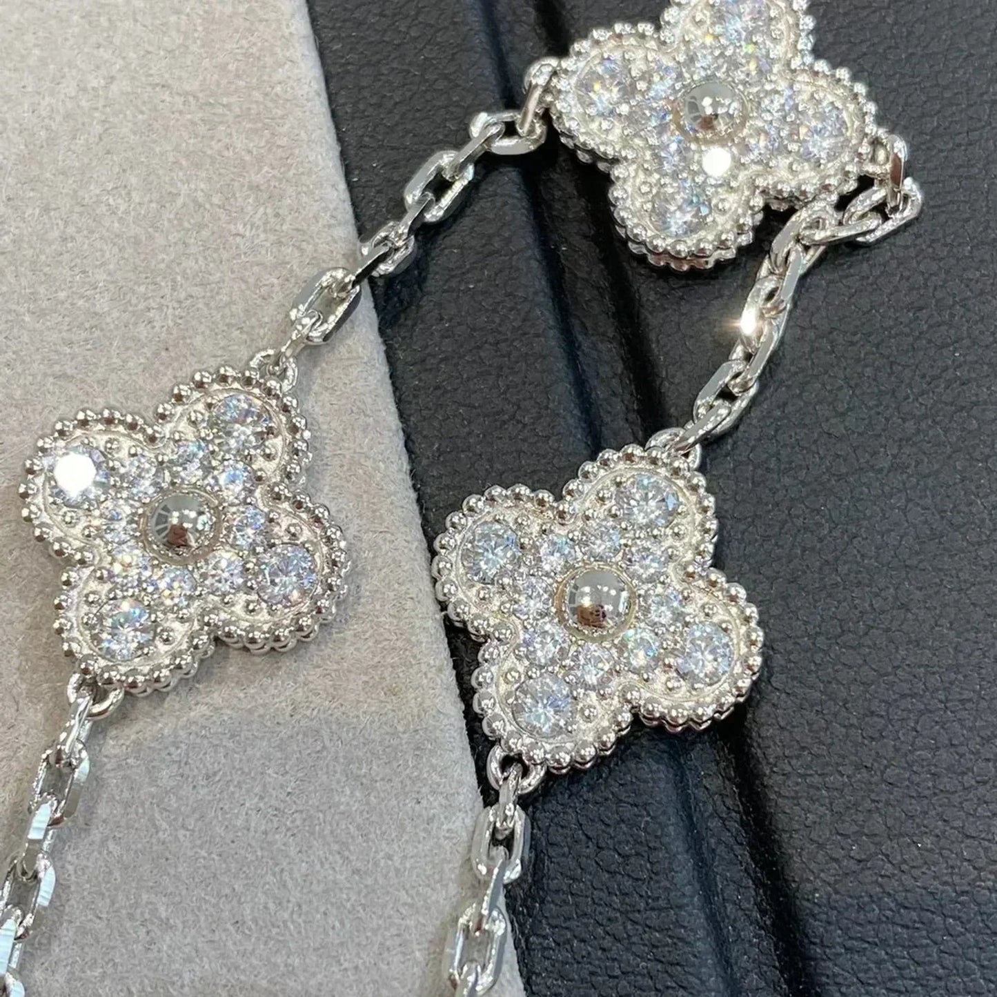 [Baslove]CLOVER 5 MOTIFS  DIAMOND BRACELET SILVER