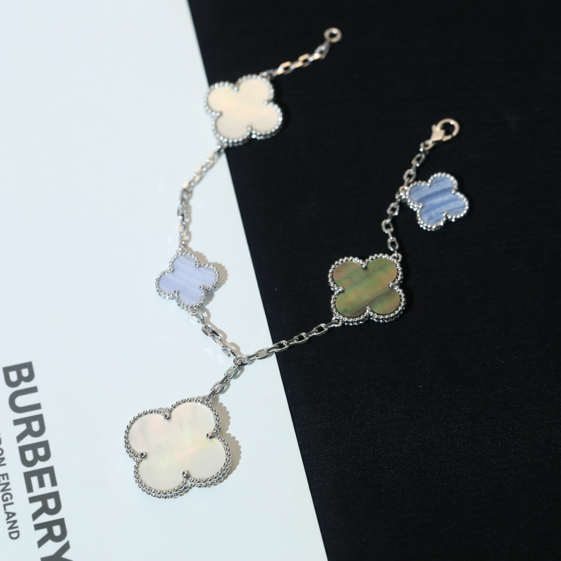 [Baslove]CLOVER BRACELET 5 MOTIFS MOP CHALCEDONY SILVER