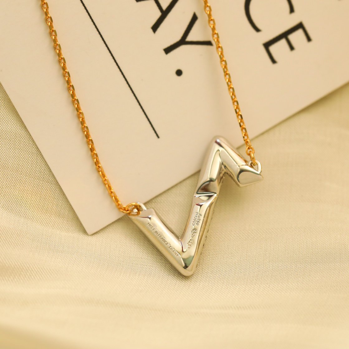 [Baslove]VOLT SILVER DIAMOND PEDANT NECKLACE