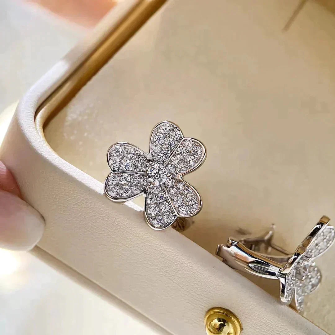 [Baslove]CLOVER COMOS DIAMOND EARRINGS SILVER