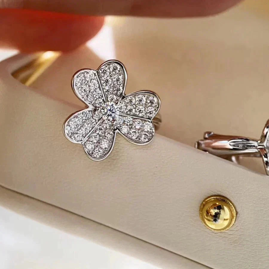 [Baslove]CLOVER COMOS DIAMOND EARRINGS SILVER