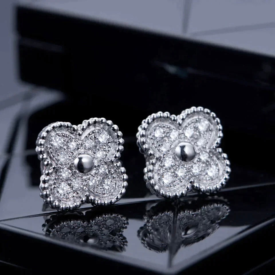 [Baslove]CLOVER 1 MOTIFS DIAMOND STUD EARRINGS SILVER