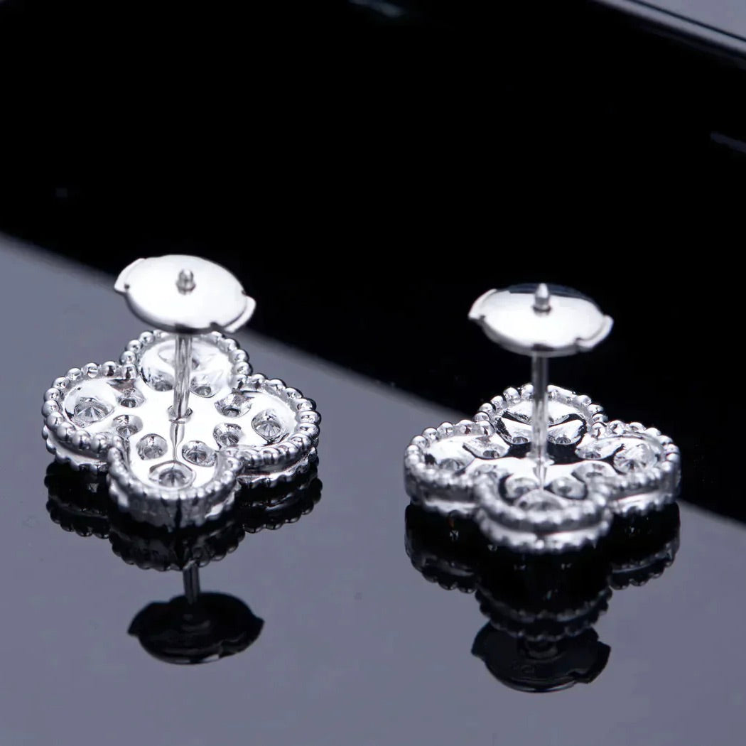 [Baslove]CLOVER 1 MOTIFS DIAMOND STUD EARRINGS SILVER