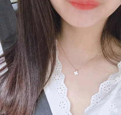 [Baslove]CLOVER MINI 9.5MM WHITE MOTHER-OF-PEARL NECKLACE