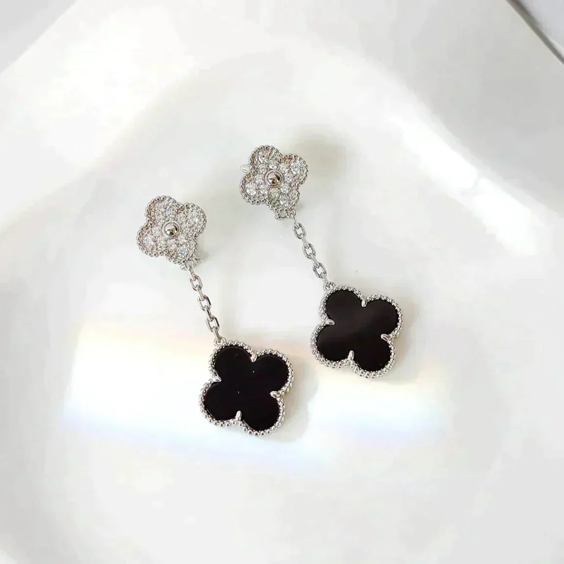 [Baslove]CLOVER 2 MOTIFS  DIAMOND ONYX EARRINGS SILVER