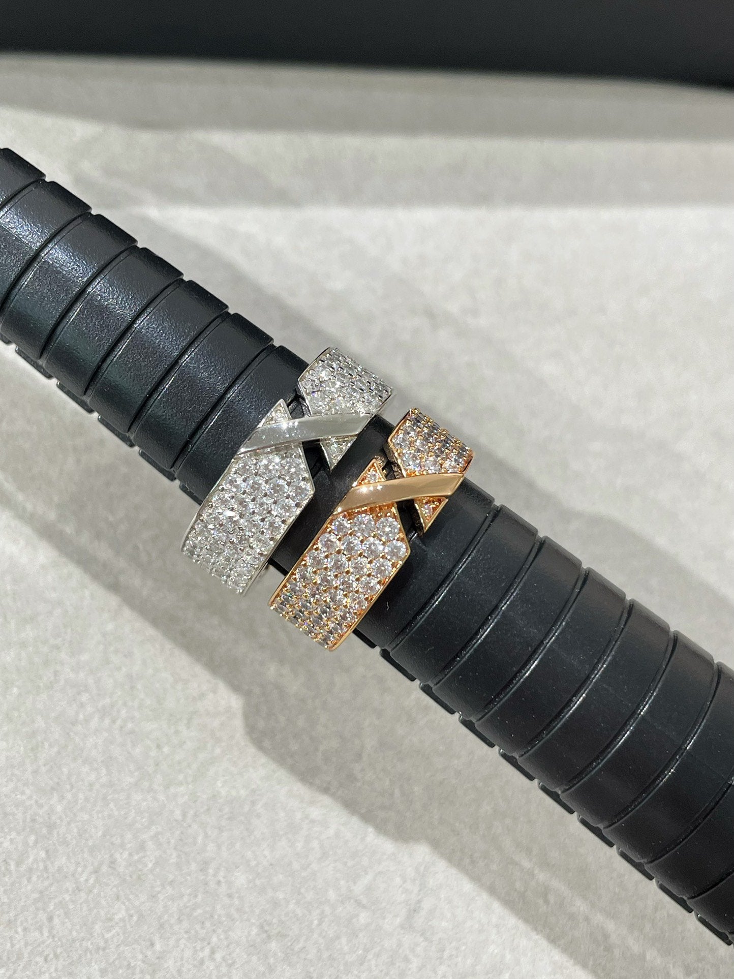 [Baslove]LIENS EVIDENCE PINK GOLD DIAMOND PAVED RING