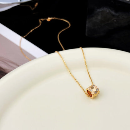 [Baslove]BEE MINI PEDANT DIAMOND NECKLACE