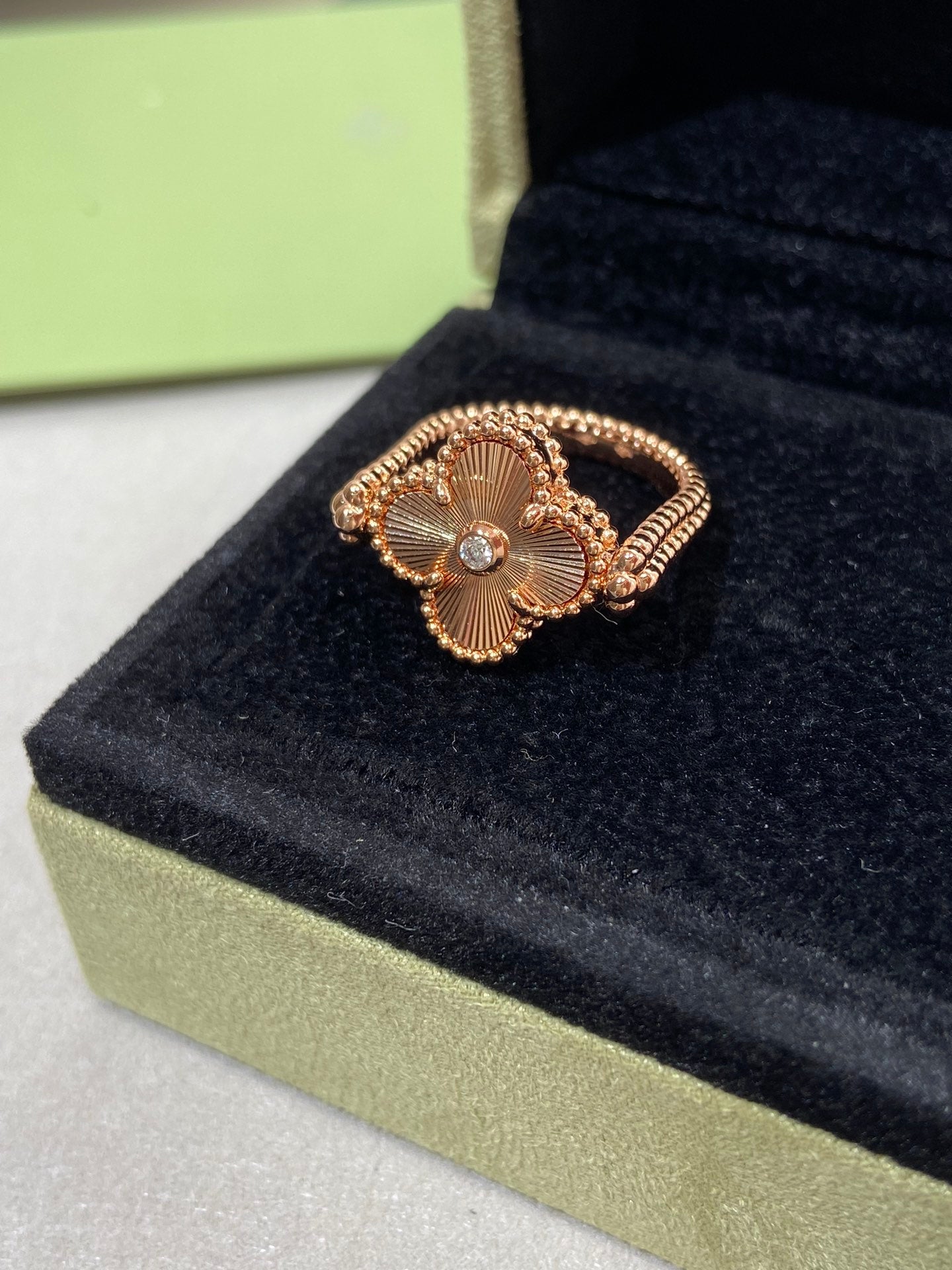 [Baslove]CLOVER RIVERSIBLE ROSE GOLD RING