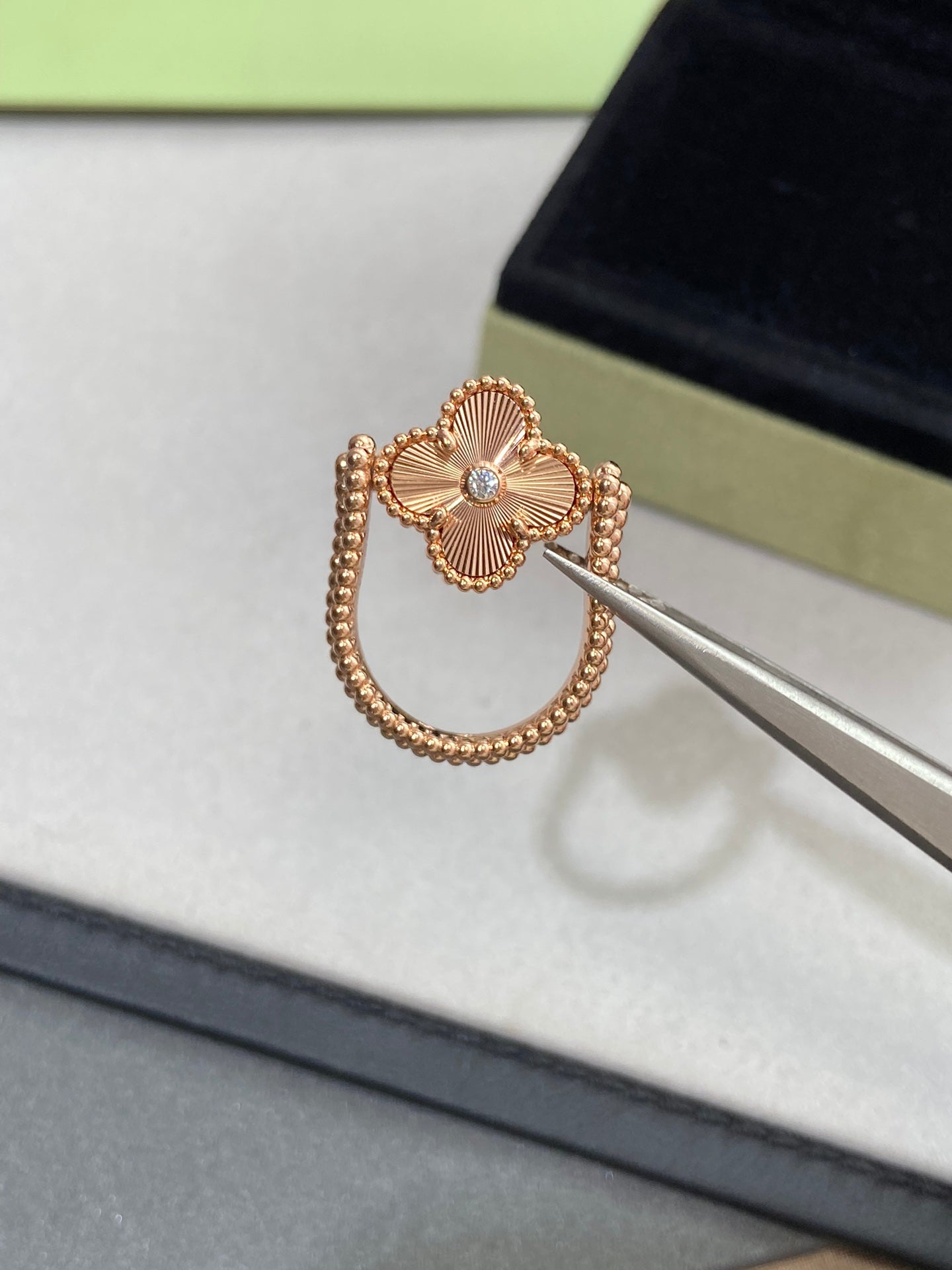 [Baslove]CLOVER RIVERSIBLE ROSE GOLD RING