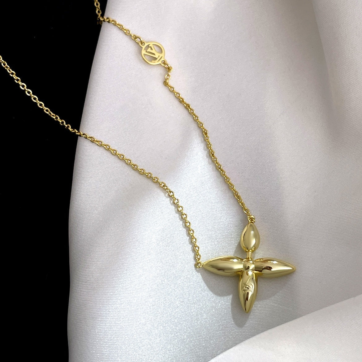 [Baslove]LOUISETTE GOLD NECKLACE