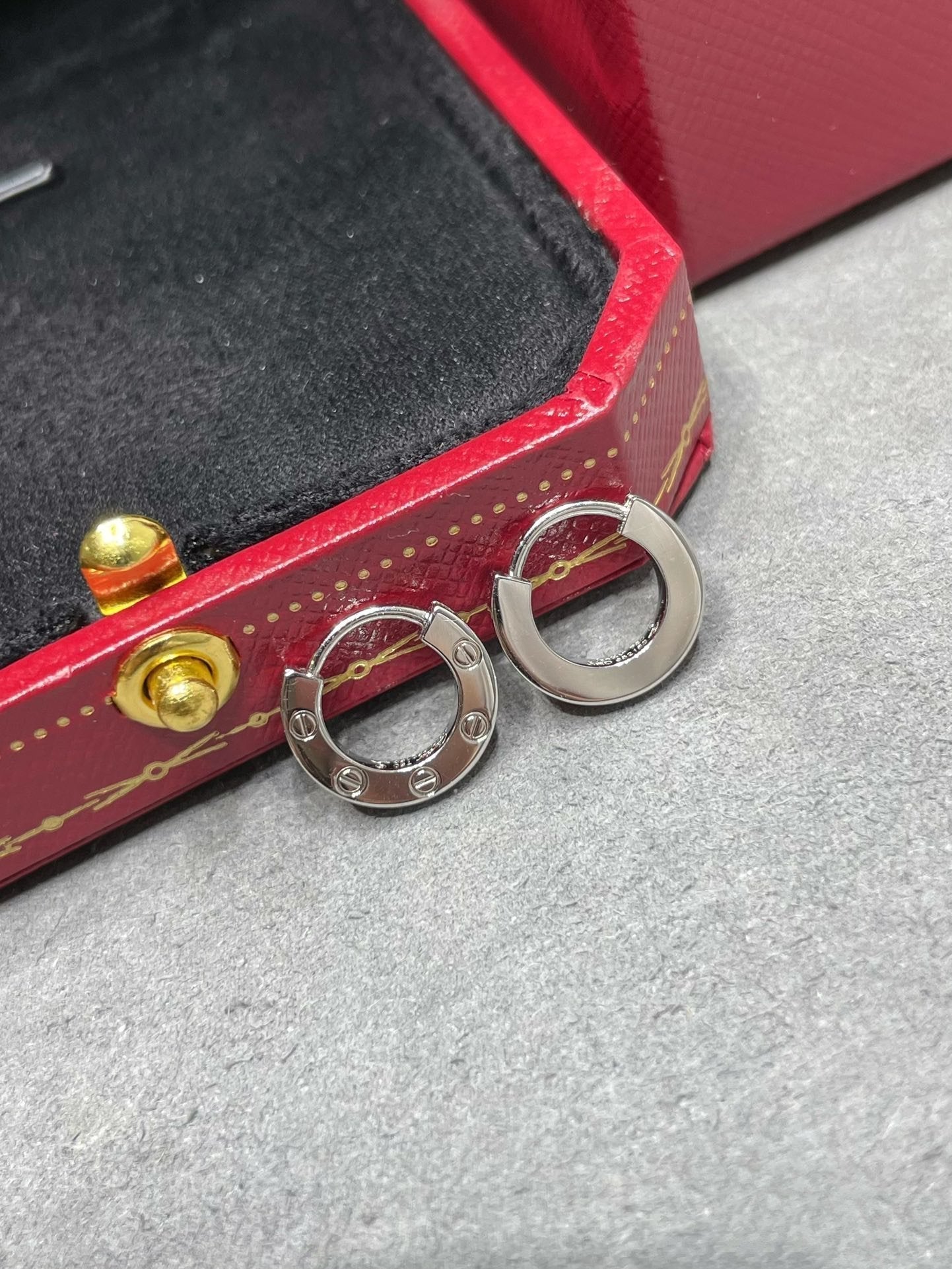 [Baslove]LOVE MINI EARRINGS