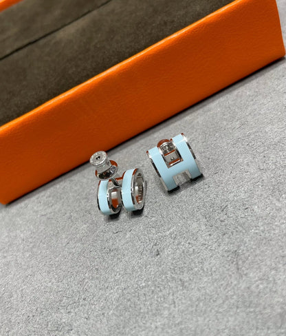 [Baslove]POP H SKY BLUE STUD EARRINGS