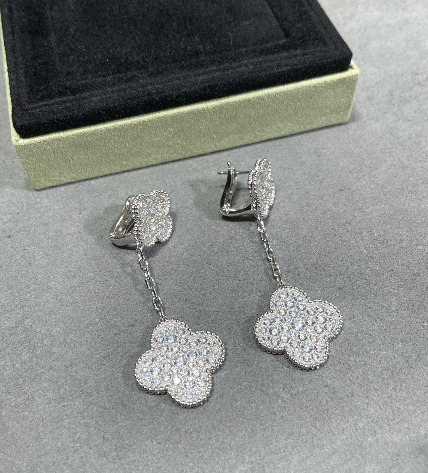 [Baslove]CLOVER 2 MOTIFS DIAMOND PAVED SILVER EARRINGS