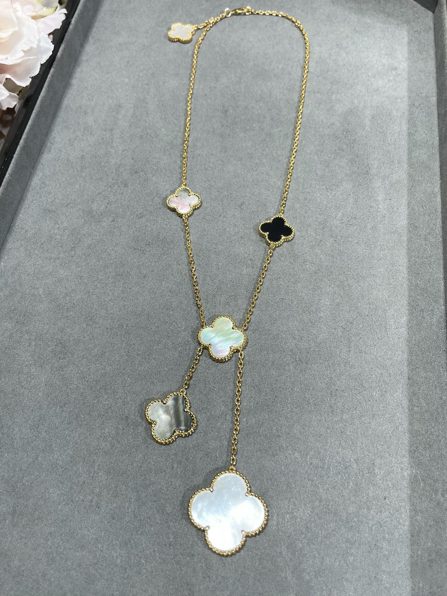 [Baslove]CLOVER 6 MOTIF MOP ONYX GOLD NECKLACE